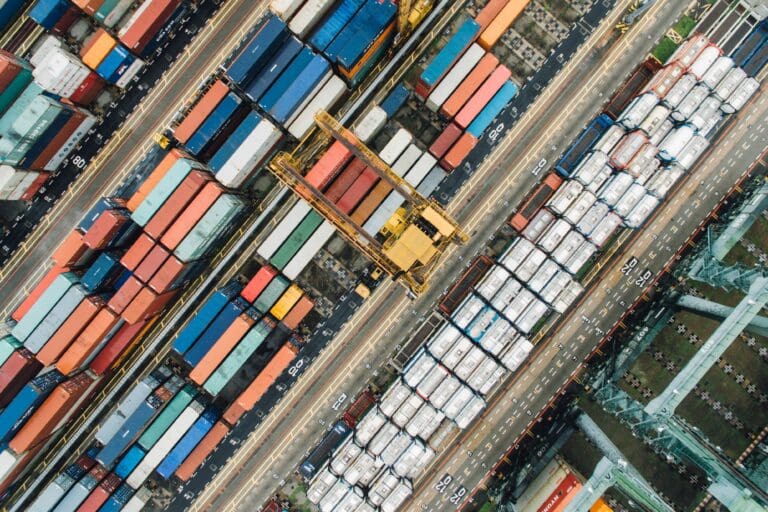 Data catalog tools with synthetic data
